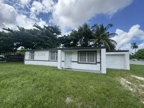 43 Newton Rd, West Park, FL 33023