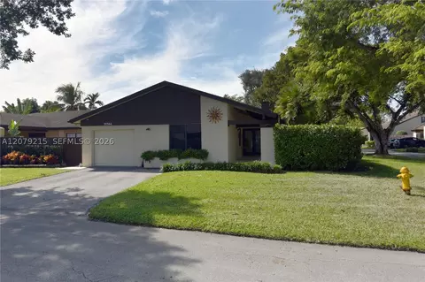 11744 SW 133rd Ct, Miami, FL 33186
