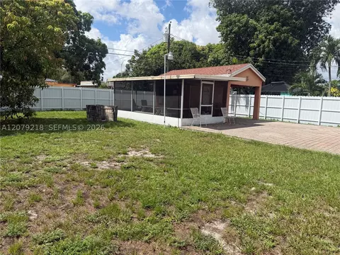 Exterior - 962 E 19th St, Hialeah, FL 33013 photo 1 of 6