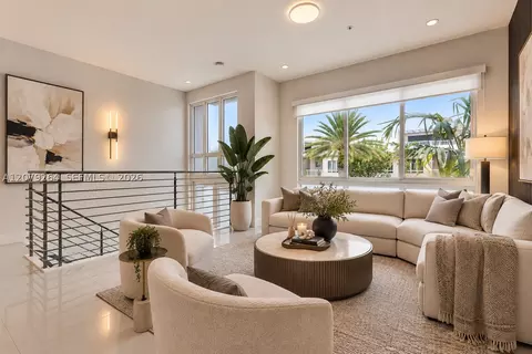 10517 NW 66th St, Doral, FL 33178