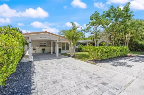 684 NE 35th St, Oakland Park, FL 33334