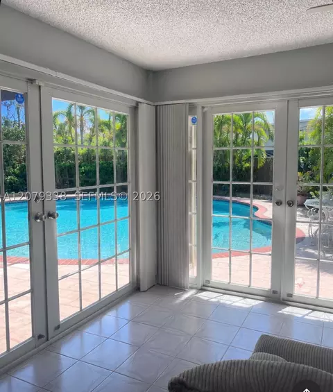 13706 SW 14th St, Miami, FL 33184