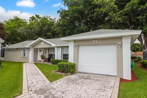 590 SE 19th Dr, Homestead, FL 33033