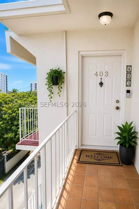 2138 SW 6th St #403, Miami, FL 33135