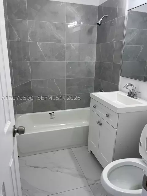 Bath - 5764 E 5th Ave, Hialeah, FL 33013 photo 3 of 3