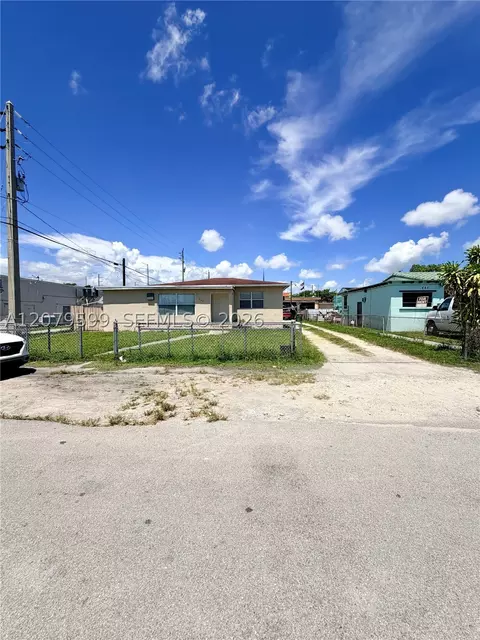 695 NW 130th St, North Miami, FL 33168