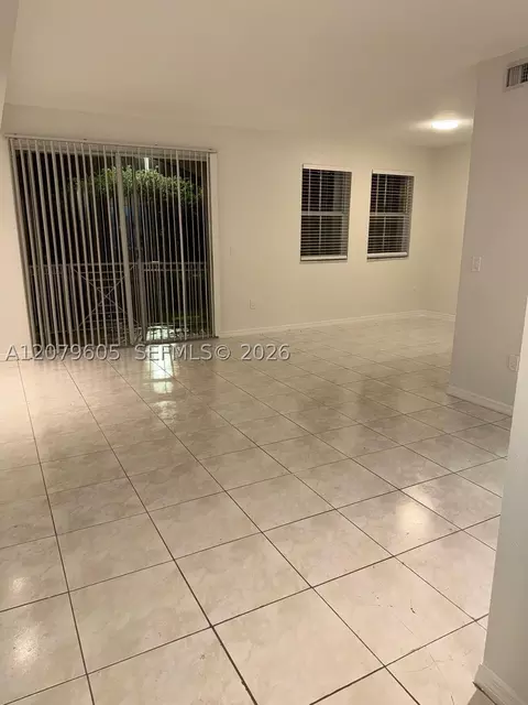 8956 W Flagler St #208, Miami, FL 33174