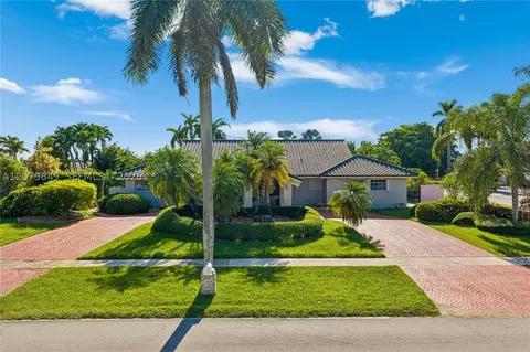 590 NW 132nd Ave, Miami, FL 33182