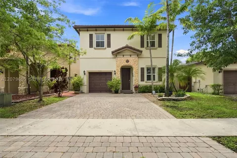 2466 NE 3rd Ct, Homestead, FL 33033