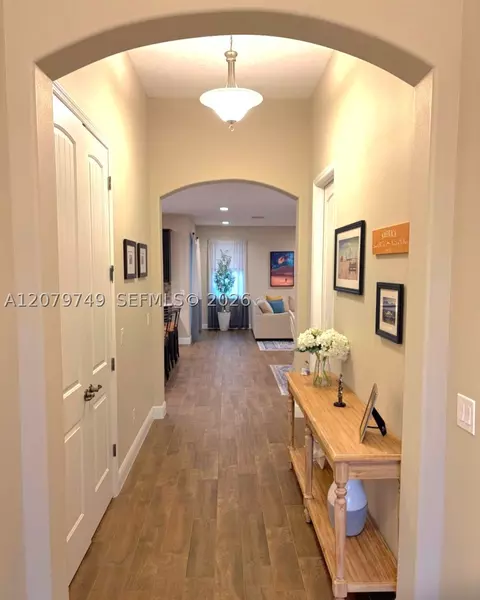 Entry Way - 2919 Trasona Dr, Melbourne, FL 32940 photo 2 of 5