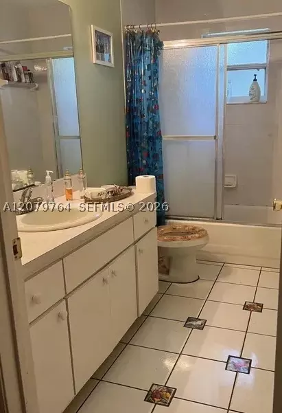 Bath - 2425 Delys St, Cocoa, FL 32926 photo 2 of 2