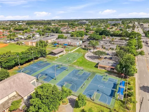 View/Area - 4041 W 8th Ave, Hialeah, FL 33012 photo 12 of 12