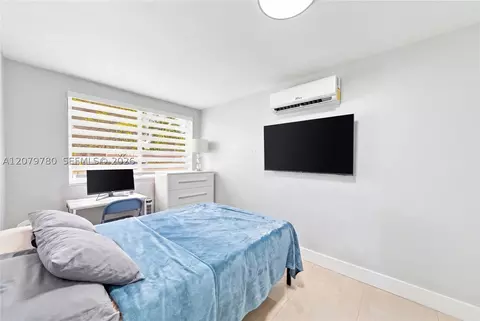 Bedroom - 4041 W 8th Ave, Hialeah, FL 33012 photo 6 of 7