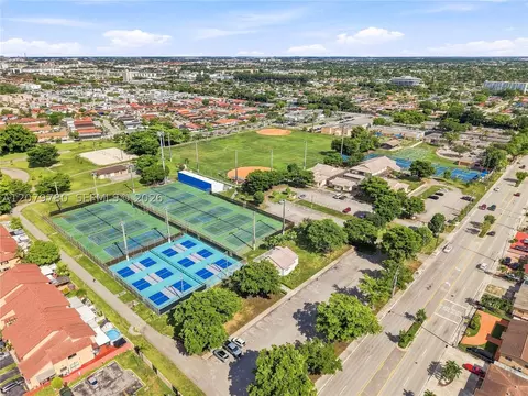 View/Area - 4041 W 8th Ave, Hialeah, FL 33012 photo 6 of 12