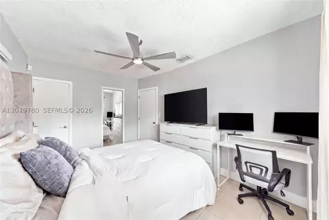 Bedroom - 4041 W 8th Ave, Hialeah, FL 33012 photo 2 of 7