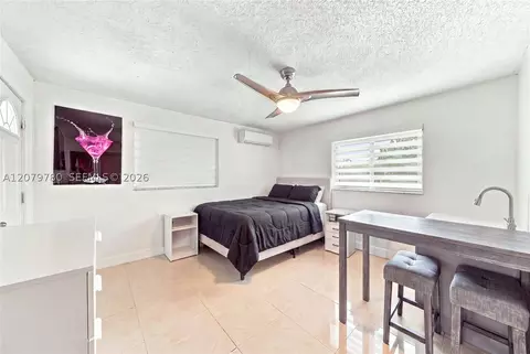 Bedroom - 4041 W 8th Ave, Hialeah, FL 33012 photo 7 of 7