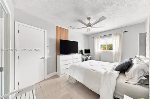 Bedroom - 4041 W 8th Ave, Hialeah, FL 33012 photo 3 of 7