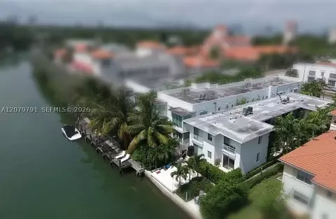 3921 N Meridian Ave, Miami Beach, FL 33140