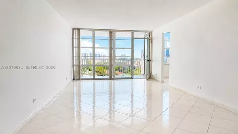 231 174th St #1215, Sunny Isles Beach, FL 33160