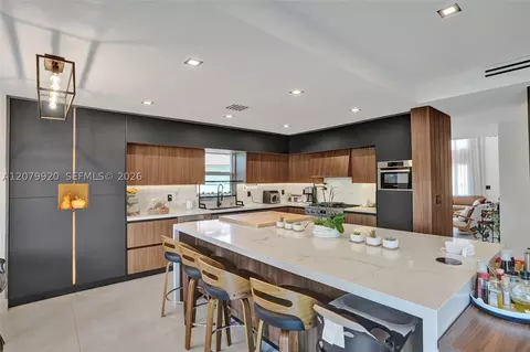 191 Alhambra Way, Weston, FL 33326