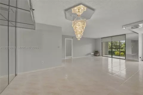 900 Saint Charles Pl #310, Pembroke Pines, FL 33026