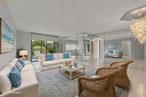 900 Saint Charles Pl #310, Pembroke Pines, FL 33026