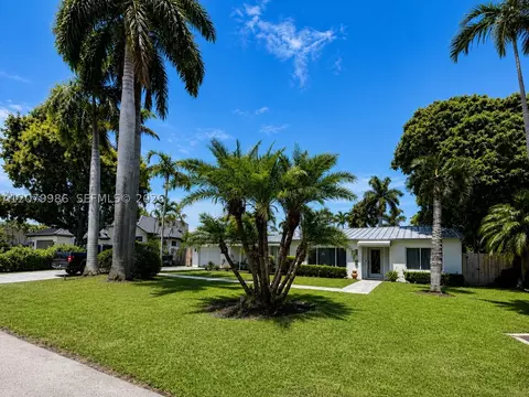 2421 NE 13th St, Fort Lauderdale, FL 33304