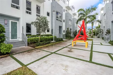 9123 NW 33rd St, Doral, FL 33172