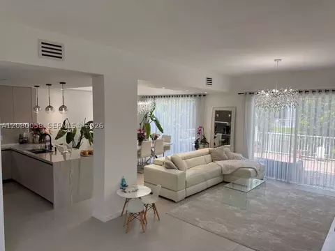 3123 NE 210th St, Aventura, FL 33180