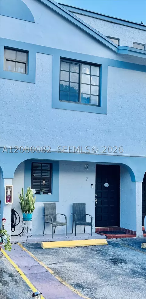 11741 SW 18th St #7-32, Miami, FL 33175