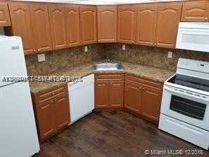 2780 NE 183rd St #212, Aventura, FL 33160