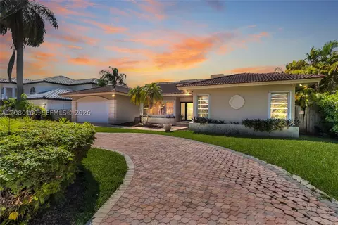 2930 NE 164th St, North Miami Beach, FL 33160