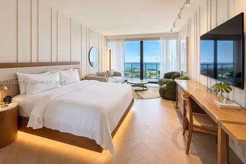 2201 Collins Ave #807, Miami Beach, FL 33139