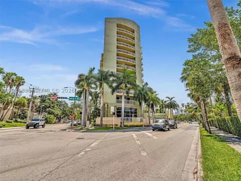 816 NW 11th St #902, Miami, FL 33136