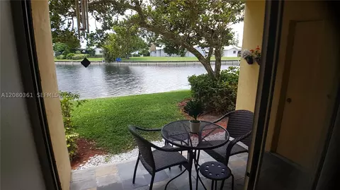 7640 Westwood Dr #403, Tamarac, FL 33321