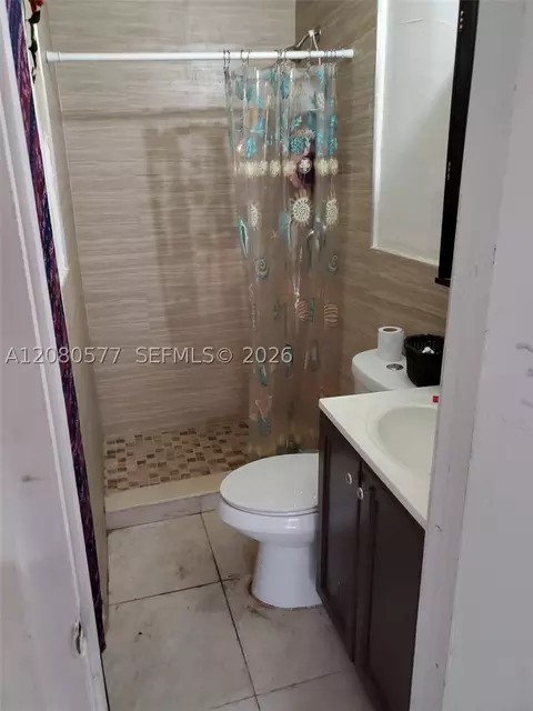 Bath - 36 W 37th St, Hialeah, FL 33012 photo 3 of 5