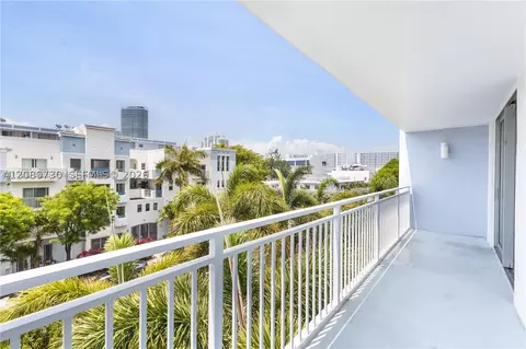 1045 10th St #402, Miami Beach, FL 33139