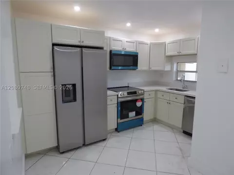 361 S Hollybrook Dr #302, Pembroke Pines, FL 33025