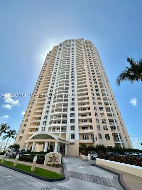 808 Brickell Key Dr #404, Miami, FL 33131
