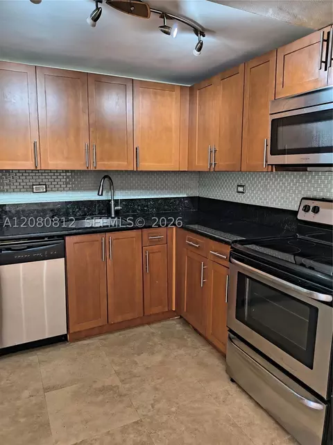1740 NW N River Dr #120, Miami, FL 33125