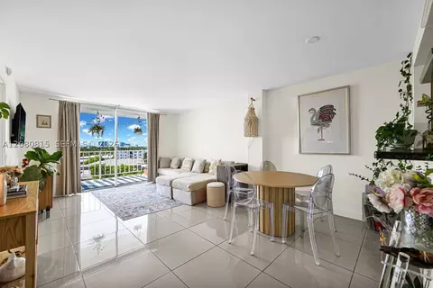 6900 Bay Dr #6B, Miami Beach, FL 33141