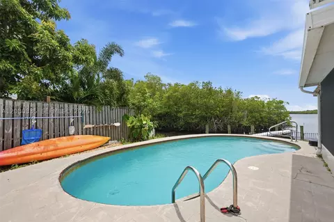 Exterior - 70 SW Hideaway Pl, Stuart, FL 34994 photo 3 of 6