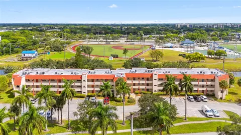 7891 N Sunrise Lakes Dr #305, Sunrise, FL 33322
