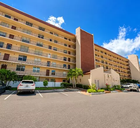 14575 Bonaire Blvd #204, Delray Beach, FL 33446