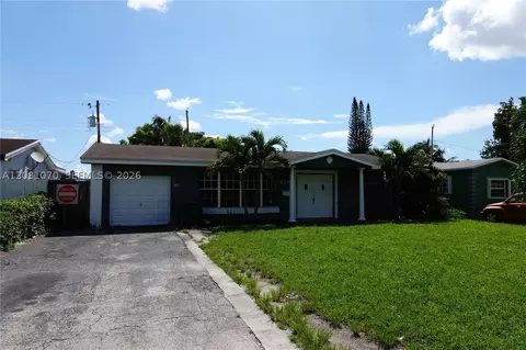 2081 Utopia Dr, Miramar, FL 33023