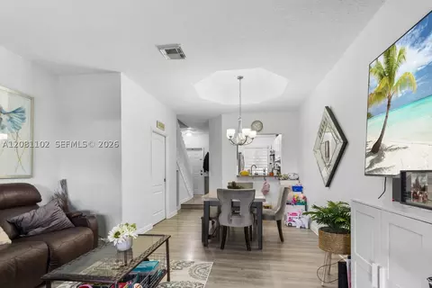 8210 NW 10th St #4, Miami, FL 33126
