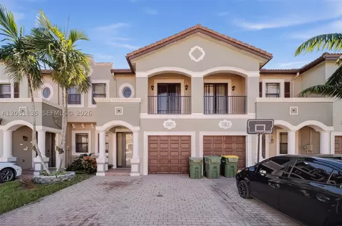 627 NE 35th Ave, Homestead, FL 33033