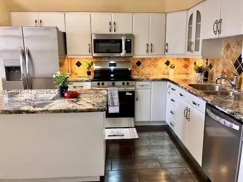 3910 Inverrary Blvd #304-B, Lauderhill, FL 33319