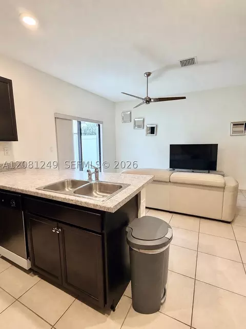 Kitchen - 3344 W 105th Ter, Hialeah, FL 33018 photo 2 of 3