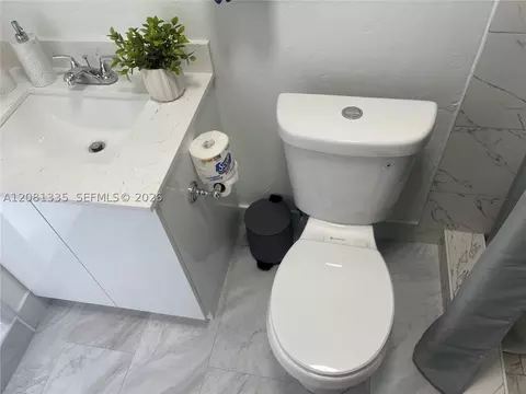 Bath - 4901 NW 177th St, Miami Gardens, FL 33055 photo 8 of 10